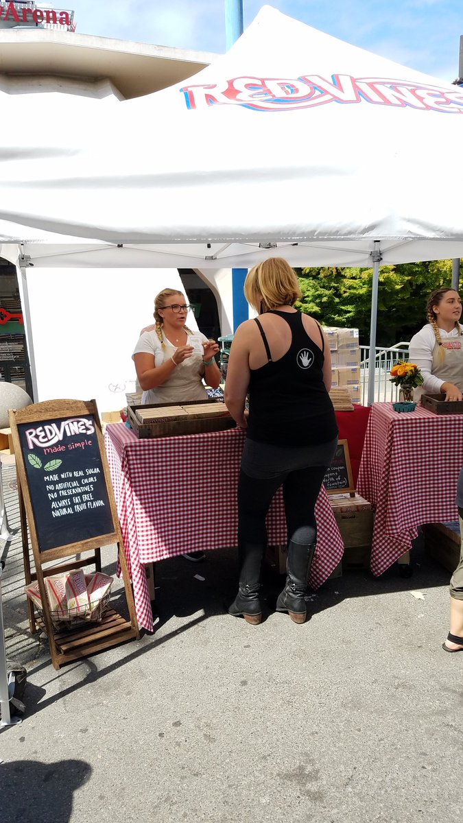 SiberHamster's tweet photo. @frostbitefox Come on down to the #BiteOfSeattle and get your free #RedVines samples! X3 ~C> #BiteIntoSummer https://t.co/vbmMd9vOWF