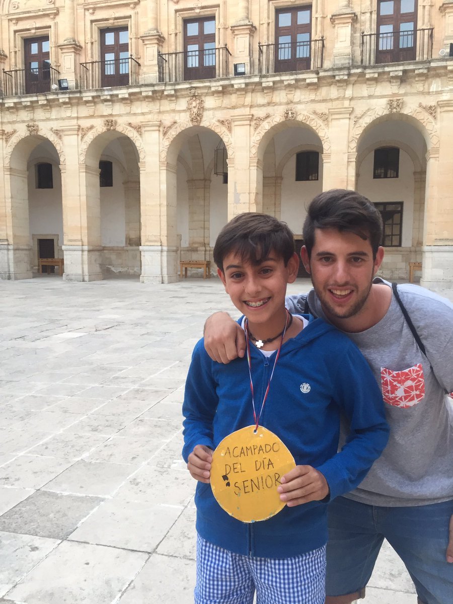 uclesfnx's tweet photo. Los acampados del día son Pilar, Pelayo, Santi y Martina! Enhorabuena! #elveranodesuvida https://t.co/Kyhe0DBJbf