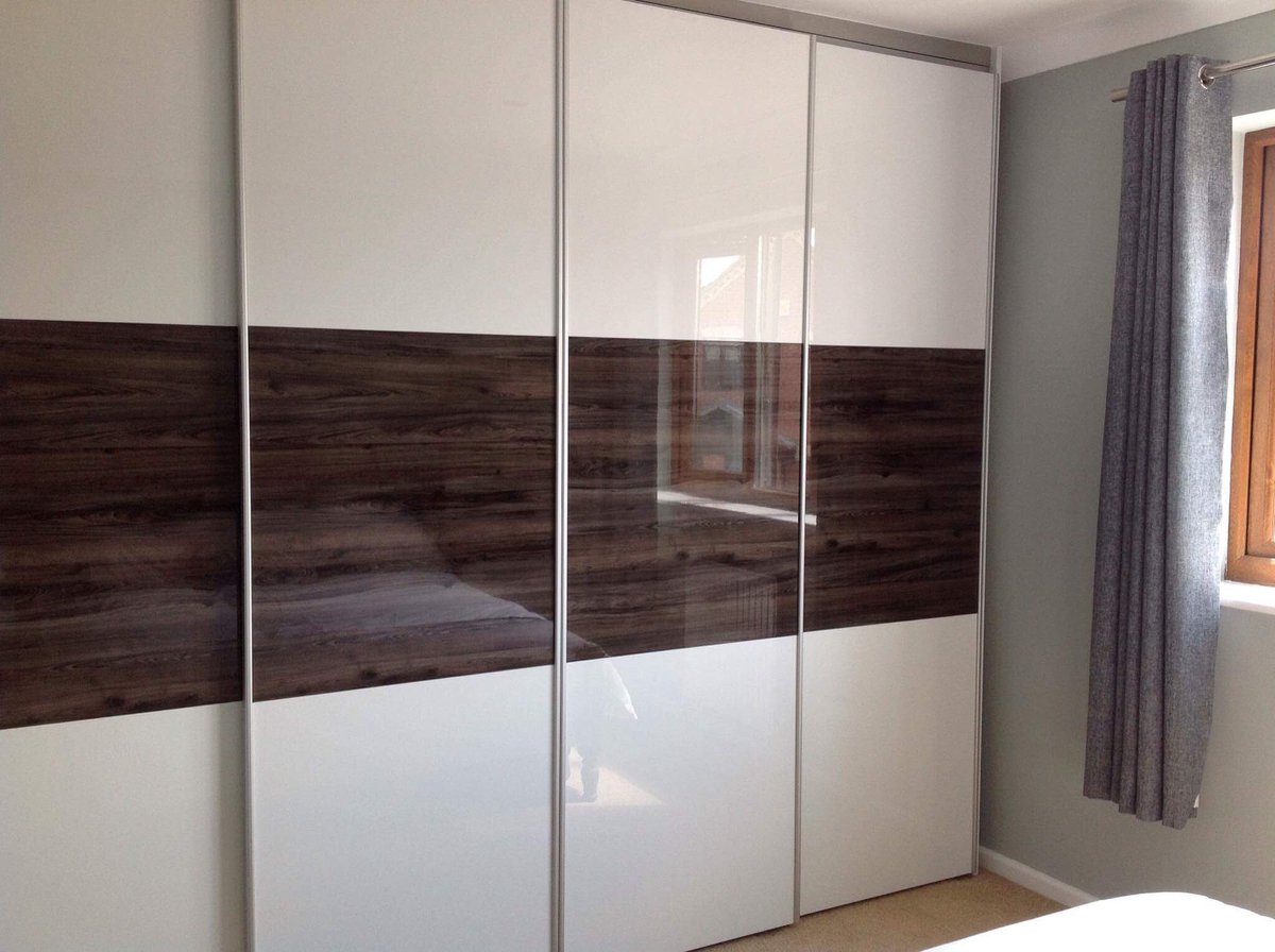 DavidBialan's tweet photo. Exotic Pearwood and high gloss white Zurfiz acrylic doors complimented by soft closing Glidor sliding doors
@bacomponents @HafeleUK https://t.co/D1GB4HH2tz