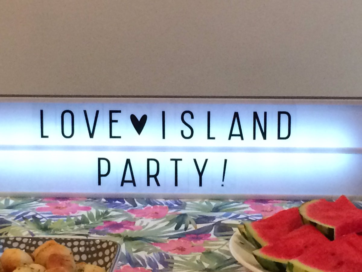 gemross1's tweet photo. #loveislandparty #loveisland2017 #sweepstake #loveislandquiz #loveislandaddicts @carolineflack1 @LoveIsland https://t.co/Fc4BnbrrfL
