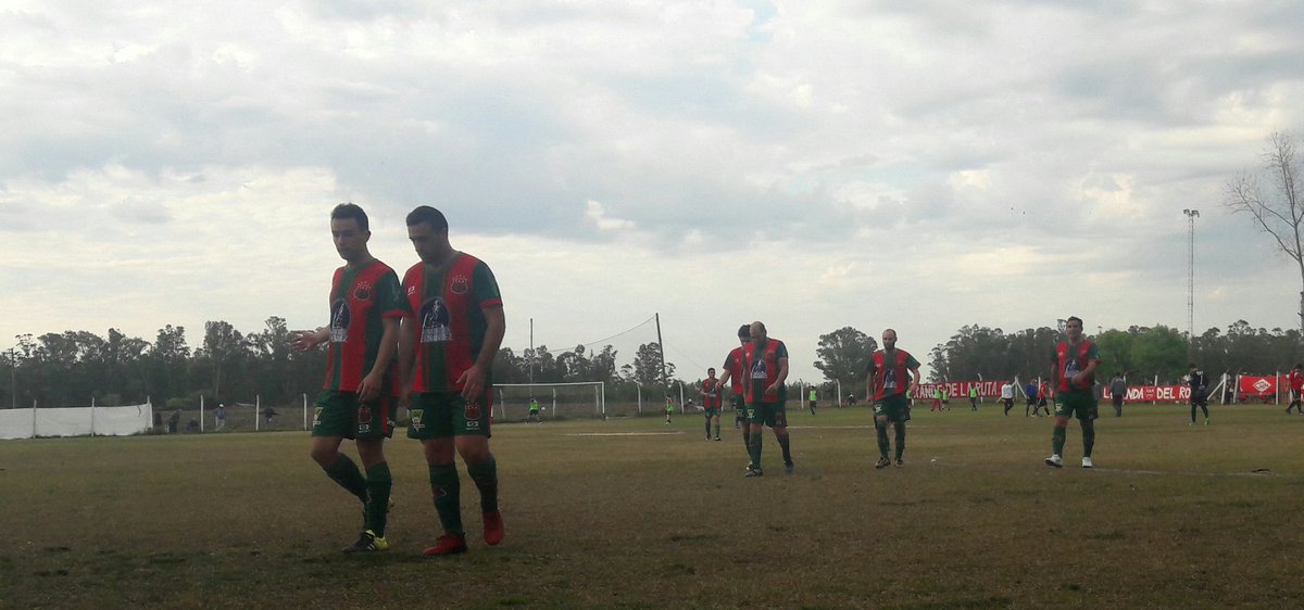 EmiliaSpinelli3's tweet photo. #AFlorida Ya se juega el segundo tiempo.
Mendoza 0-0 @club_avenida https://t.co/mUG5dfT3dV