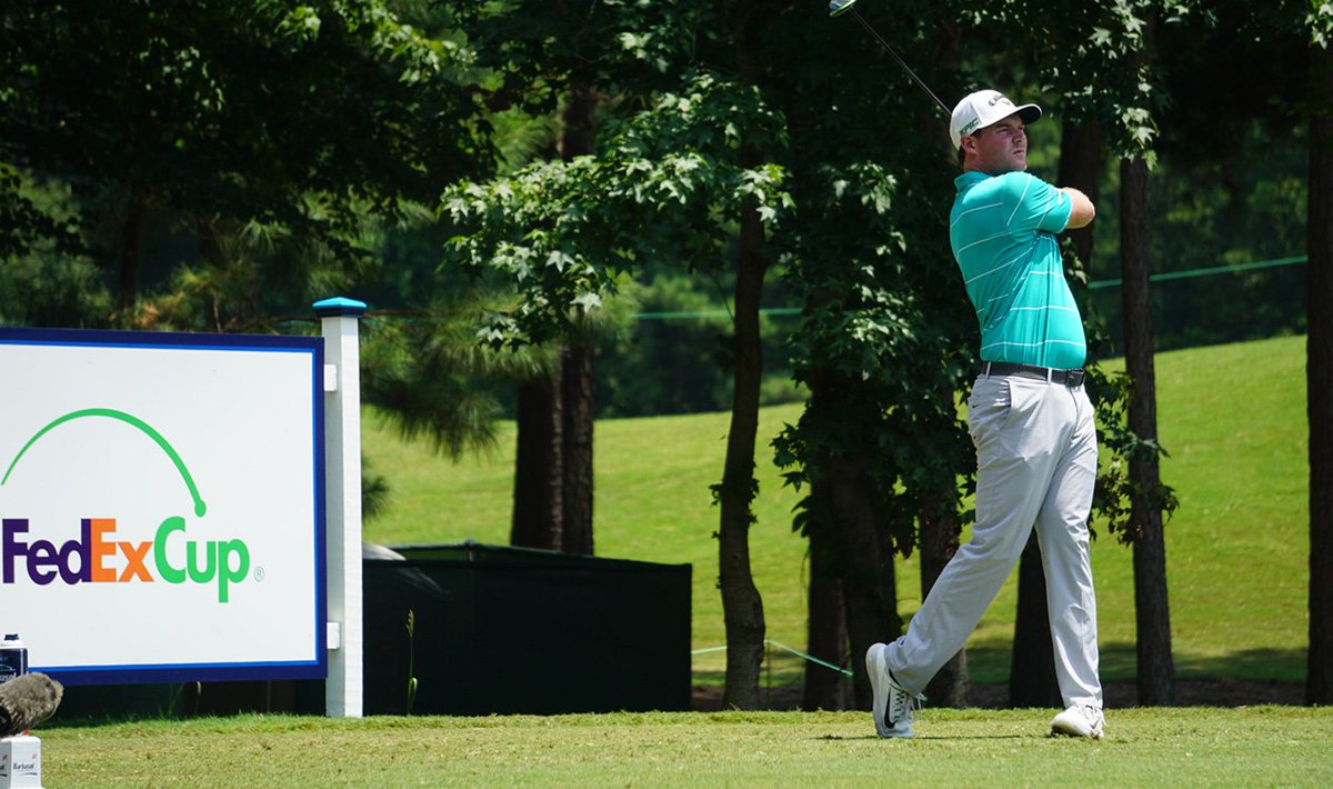 PGATOUR's tweet photo. Eyes 👀 forward. 👉🏆

Grayson Murray's eagle on 13 gives him the outright lead at @BarbasolPGATOUR.

https://t.co/ac3kloyOSm https://t.co/uYu9MpULlO