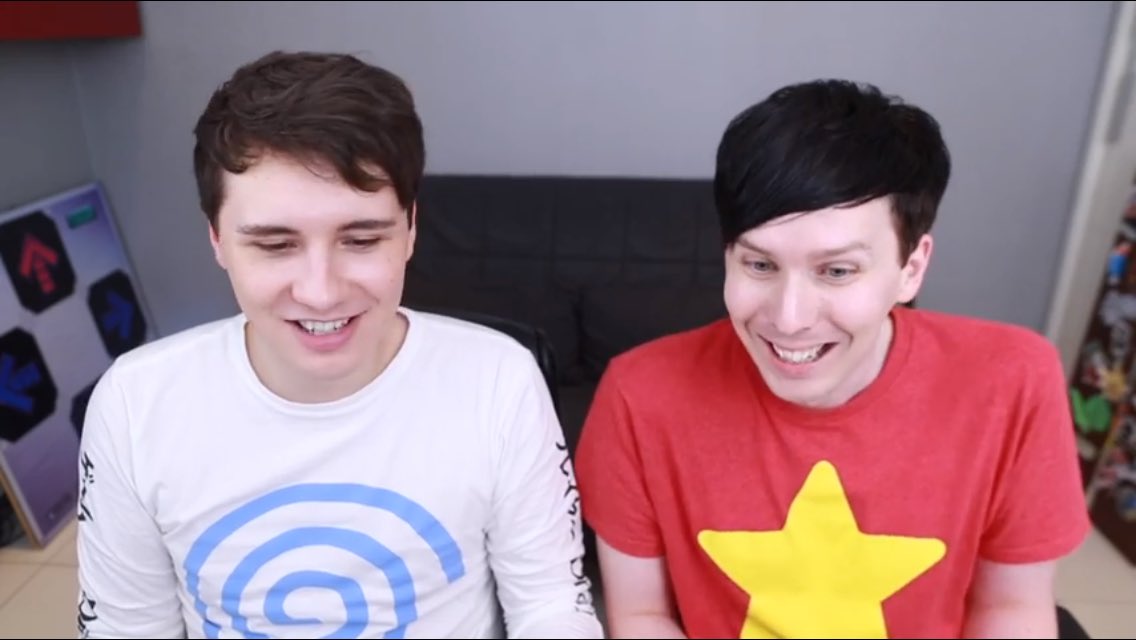 dnxphl's tweet photo. That was a really intense video that made my day😂🙈 {EXTREME SWEARING, EVEN FROM PHIL} #danandphil #danhowel #phillester https://t.co/YjG8JCliGK
