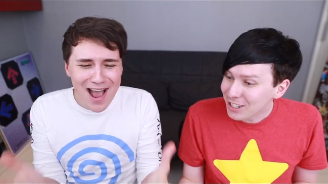 dnxphl's tweet photo. That was a really intense video that made my day😂🙈 {EXTREME SWEARING, EVEN FROM PHIL} #danandphil #danhowel #phillester https://t.co/YjG8JCliGK