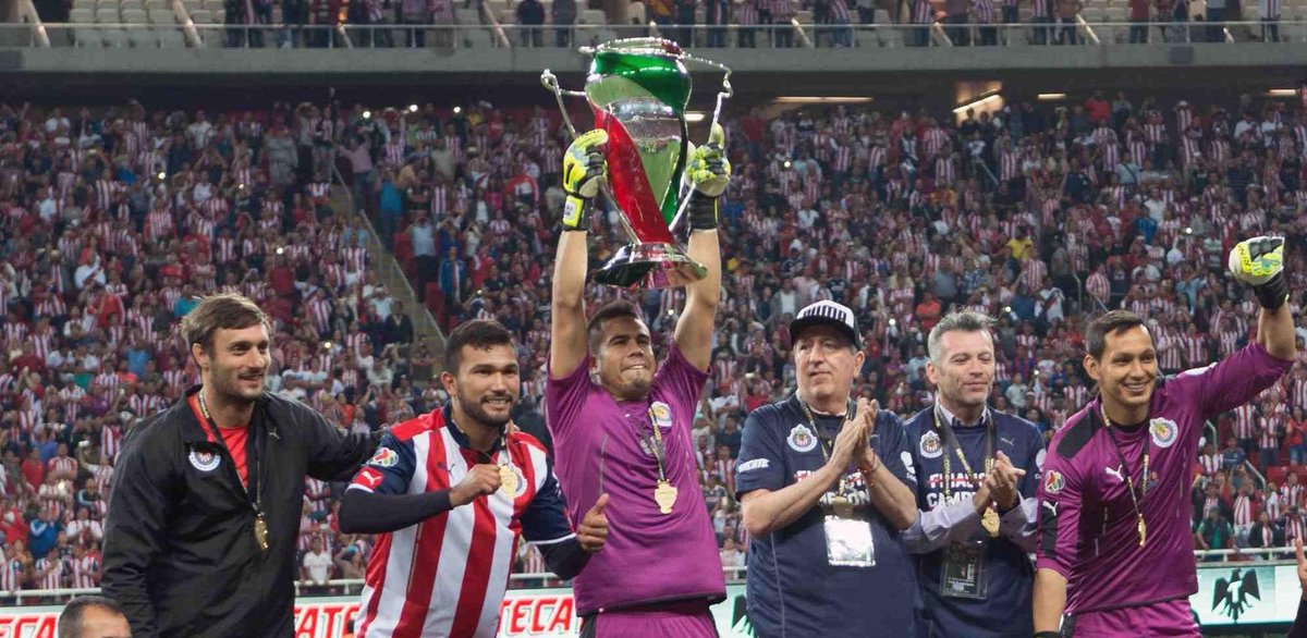 Chivas's tweet photo. 😎 Ya son 15 los partidos de Copa que sumamos sin conocer la derrota. 📈 Checa la estadística aquí 👉https://t.co/AQ8skw5zDT https://t.co/rW9dSjdpaN