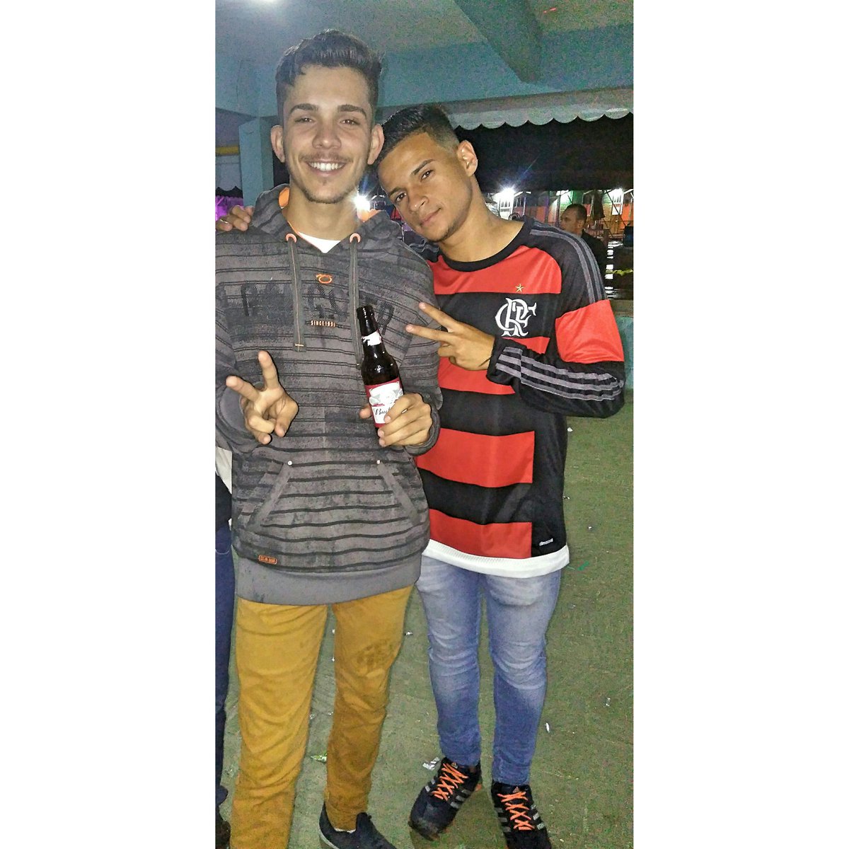 Coutinho024's tweet photo. Irmão 🍺🎈
#PartyVip https://t.co/dRI2ADPB1O