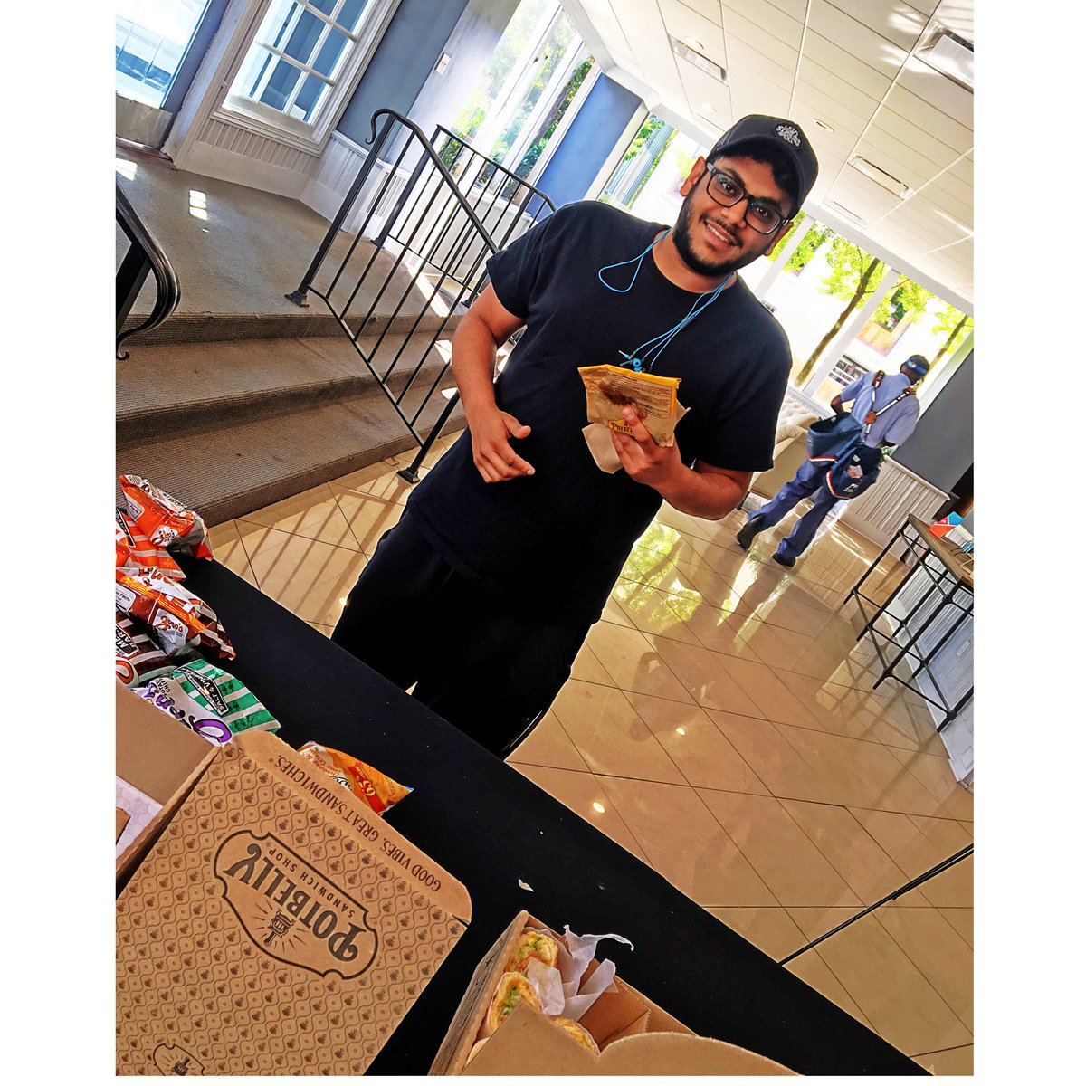 TowersOnFrankVA's tweet photo. Stayed on the look out for our next Resident Event! #TowerPower #Potbelly #RVA #VCU #GreatResidents 🏢😊🌯 https://t.co/HR9fUZ1R8U