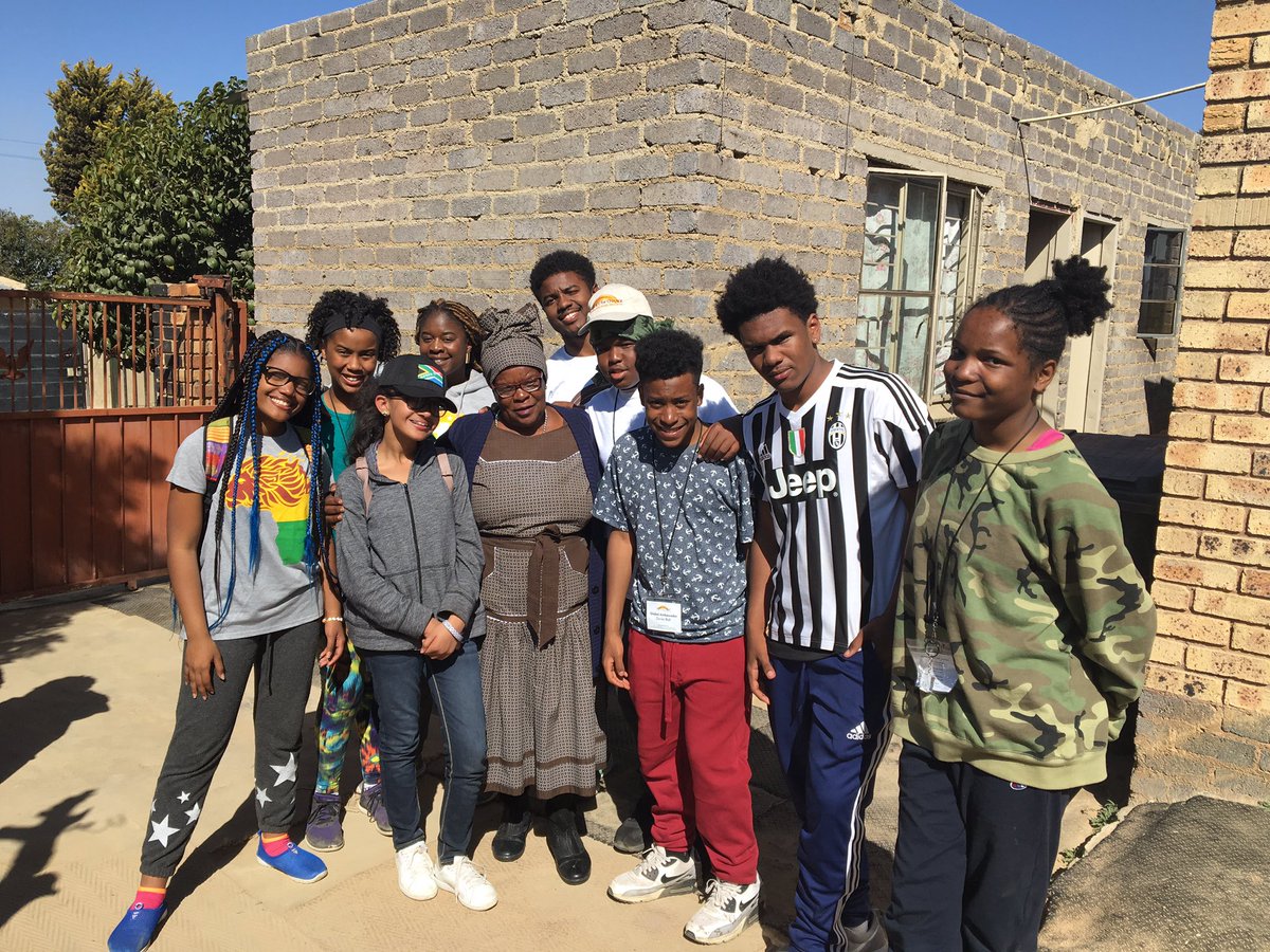ARProject's tweet photo. Great day visiting families to deliver goods & a bit of happiness! Thanks to @Journey4Change ambassadors & #CapPrep teachers! @DrStevePerry https://t.co/kjU7S6Oq4M