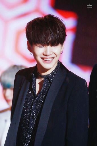 tincaetrades's tweet photo. There is a rumor going around that yoongi has a girlfriend &amp; I just hope she takes care of him.
Ps: the supposed gf is so cute :') https://t.co/6xV3KAP4mR