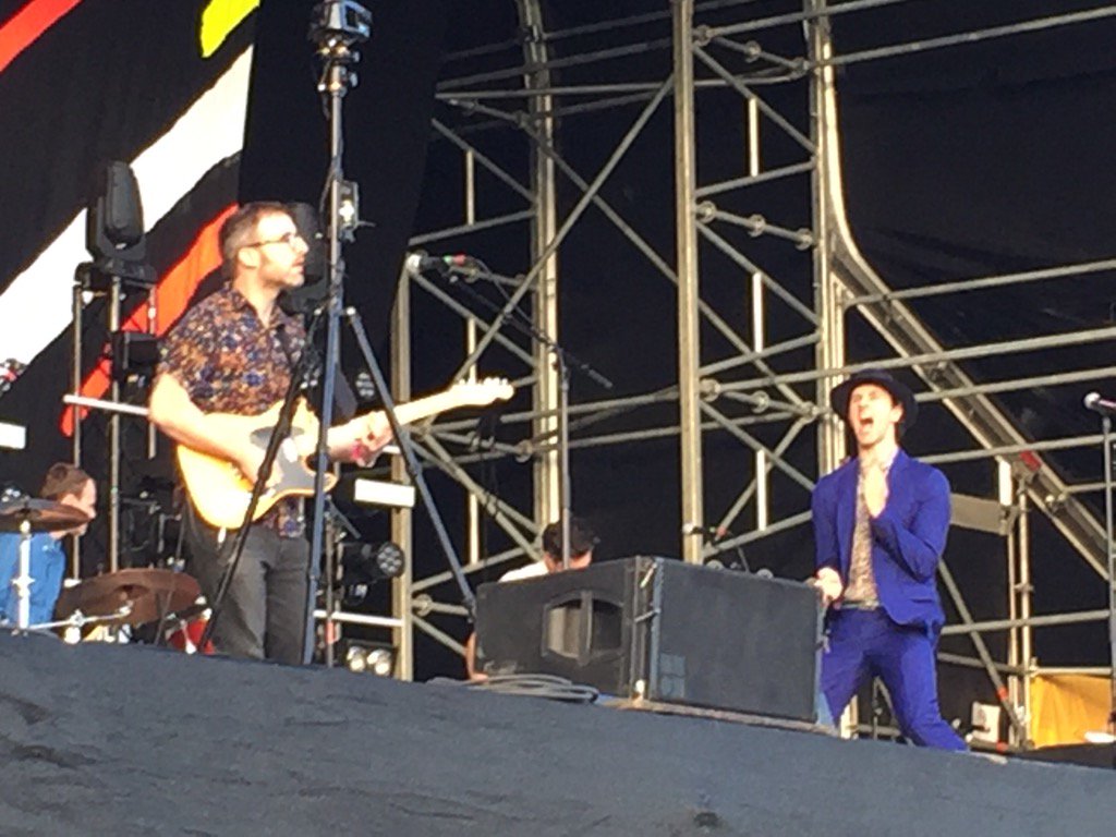 prchadderton's tweet photo. And now without rain of biblical proportions - Maximo Park @Truck Festival! https://t.co/q7fcECYAhG