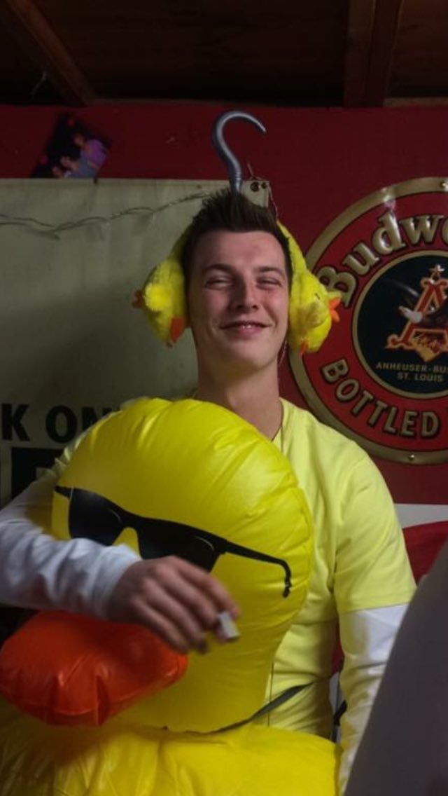 HeadlessX_FC1st's tweet photo. Today our man @MitchellSutor moved to pastures new. Top man with top goals at crucial times. We will miss U Gooseman 🦁 #foreveralion #RLTID https://t.co/og6aFQv8Do