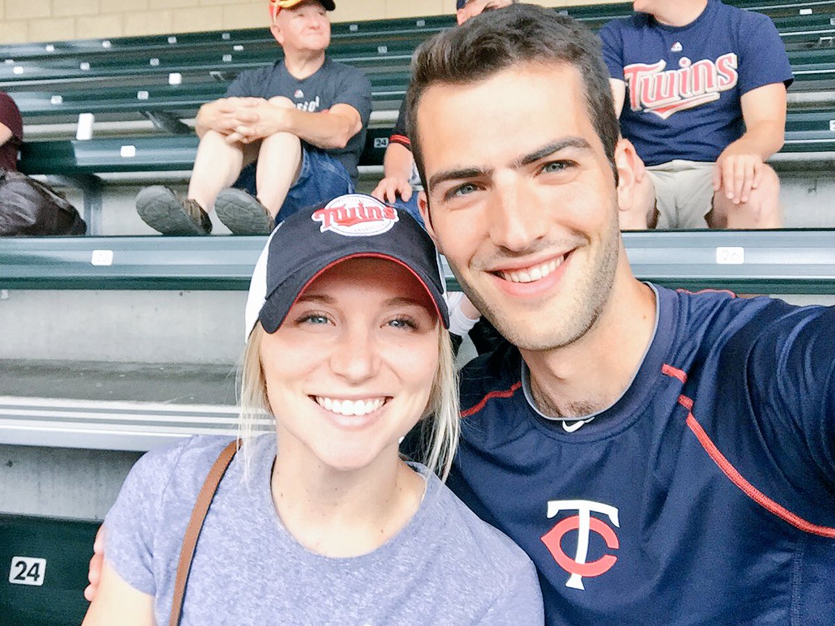 madimae10's tweet photo. #TwinsPics https://t.co/6GMrYENA3c