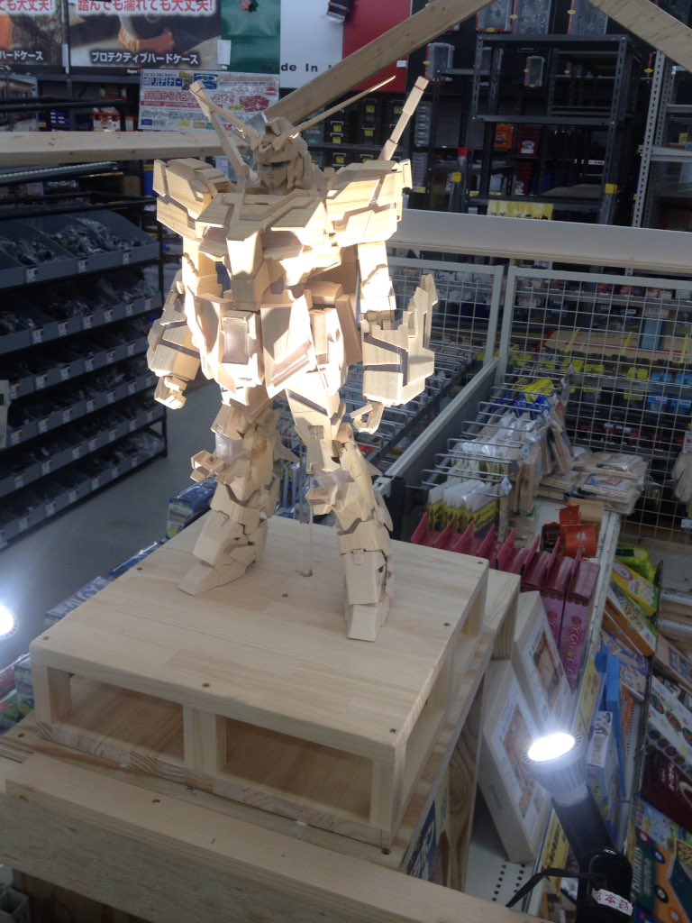 大吉武具店 スーパービバホーム橿原店にて展示中です 大吉武具店 スーパービバホーム橿原店にて展示中です