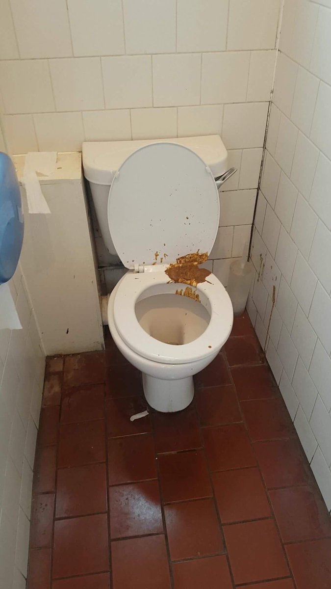 HowMuchCanItFit's tweet photo. Fuck, i missed https://t.co/e6kxQ0CQ2x