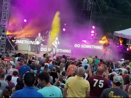 HKnauff's tweet photo. Had a great time at the @matthew_west concert https://t.co/TcUKZP8XJp