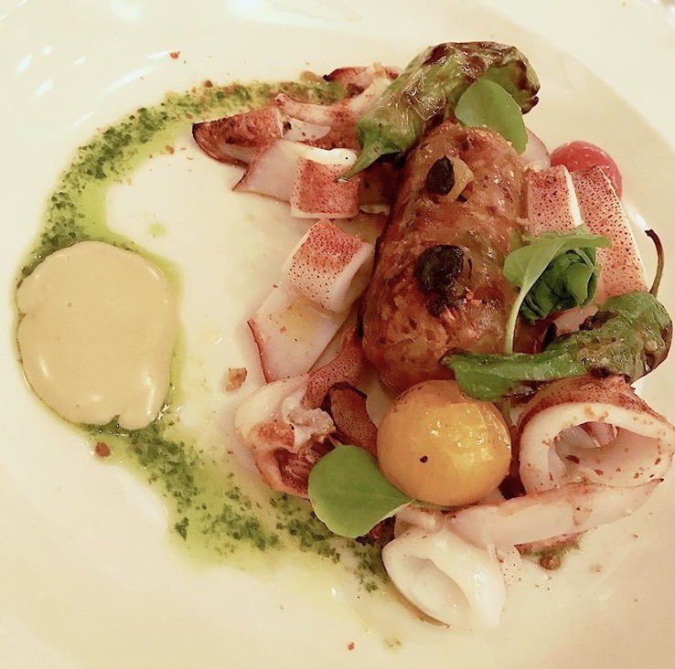 kelleatsworld's tweet photo. The curry risotto stuffed sausage with this grilled calamari is everything #bastapasta #calamariallagriglia #nyceats #japaneseitalian https://t.co/OMDL7MLrLF