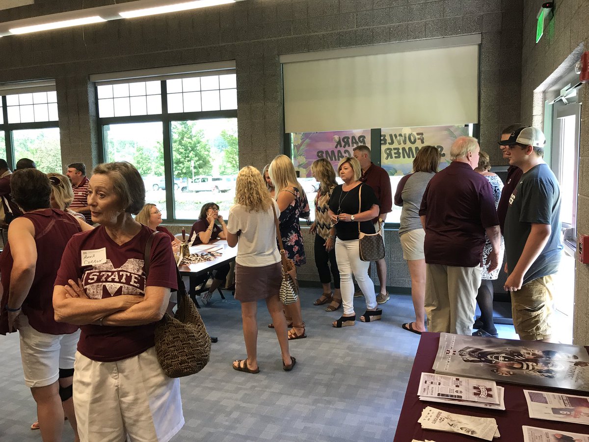 alumnidawg's tweet photo. Future @msstate students and parents are filing in for the @MSStateAtlanta #SendOff17 Party this afternoon! #MsStateAlumni #WeRingTrue https://t.co/RBOIYGZ7HM