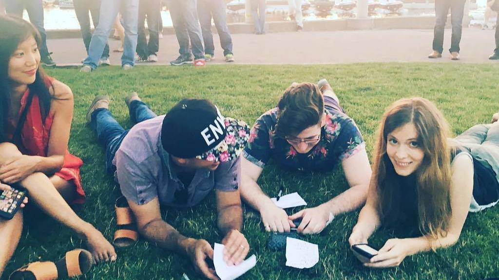 ☀️Writing set lists in the park, catching a free show pre-show at Kelowna #parksalive.