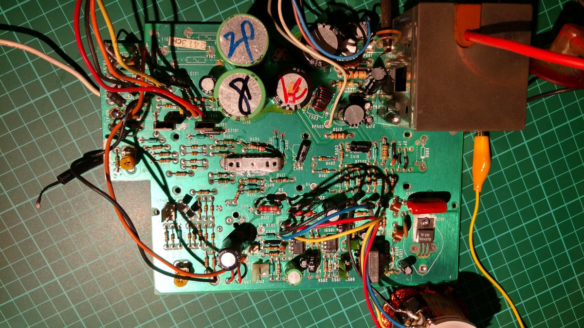 bartoszdebski's tweet photo. Re-cap project. Anyone recognise this board? #retrogaming #retrofix https://t.co/Gu6Dwf0ND8