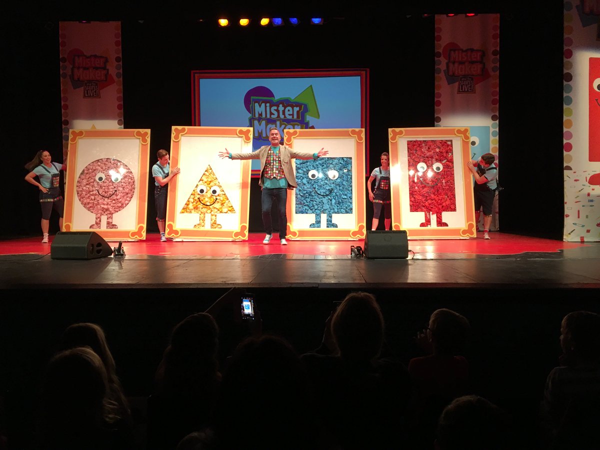 lizflight's tweet photo. #mistermaker
First theatre experience for the girls tonight. Great fun for us all https://t.co/PVIvDiWWPL