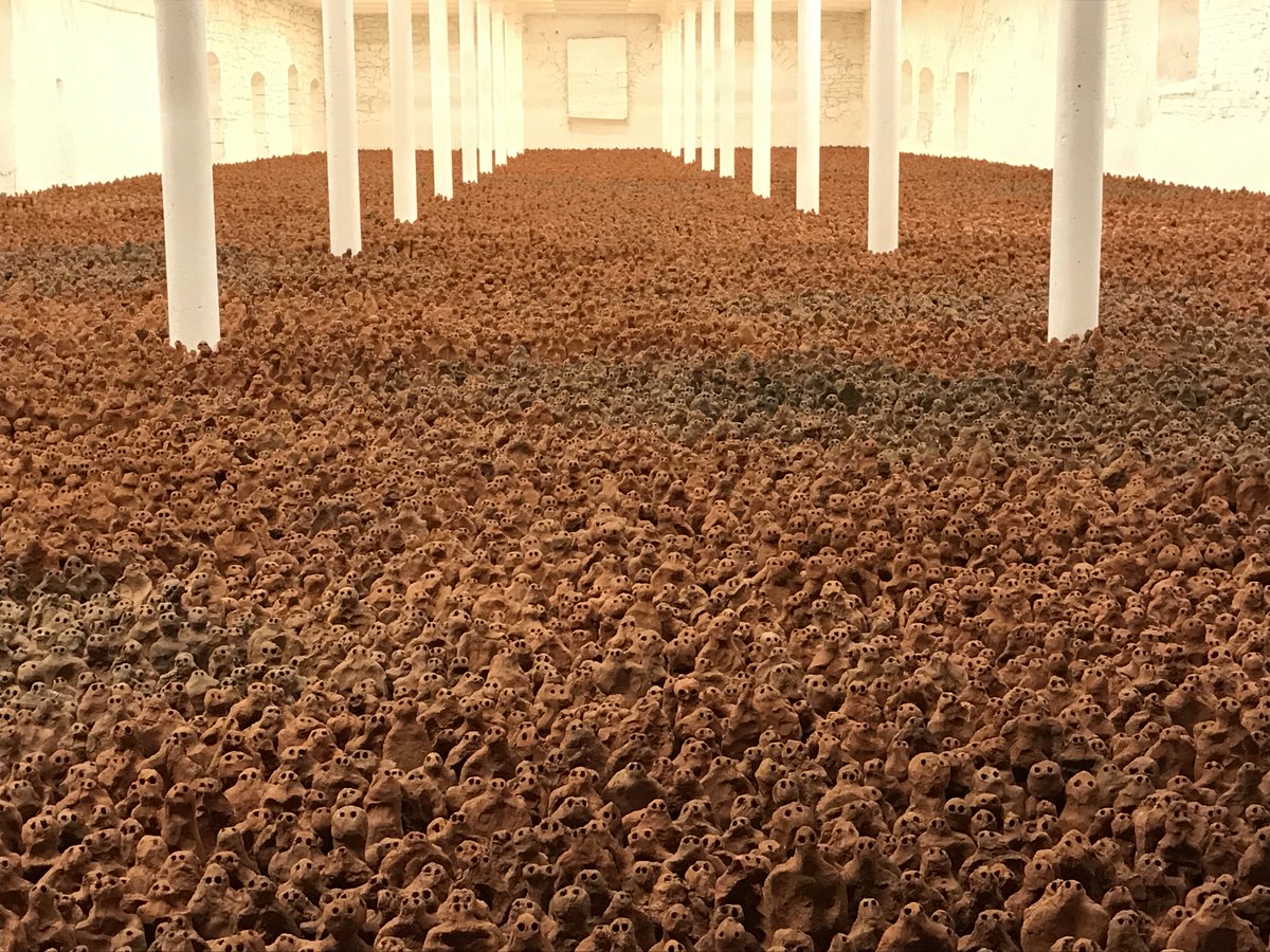 Andreas Rinke Fan Tas Tisch Hallartfoundation Schloss Derneburg Ehemalige Baselitz Domizil Ex Atelier Rechts U A Mit Gormley Ausstellung Links T Co Bnsa5gfkus