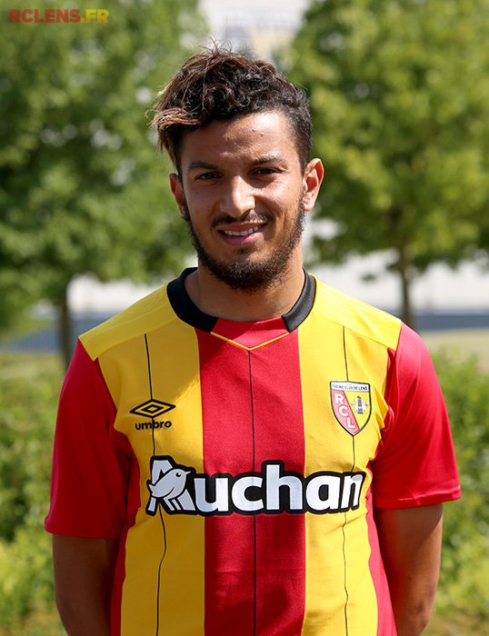 Zoubir_AZ10's tweet image. #NouvellePhotoDeProfil #AZ11 #2k17 #rclens ❤💛