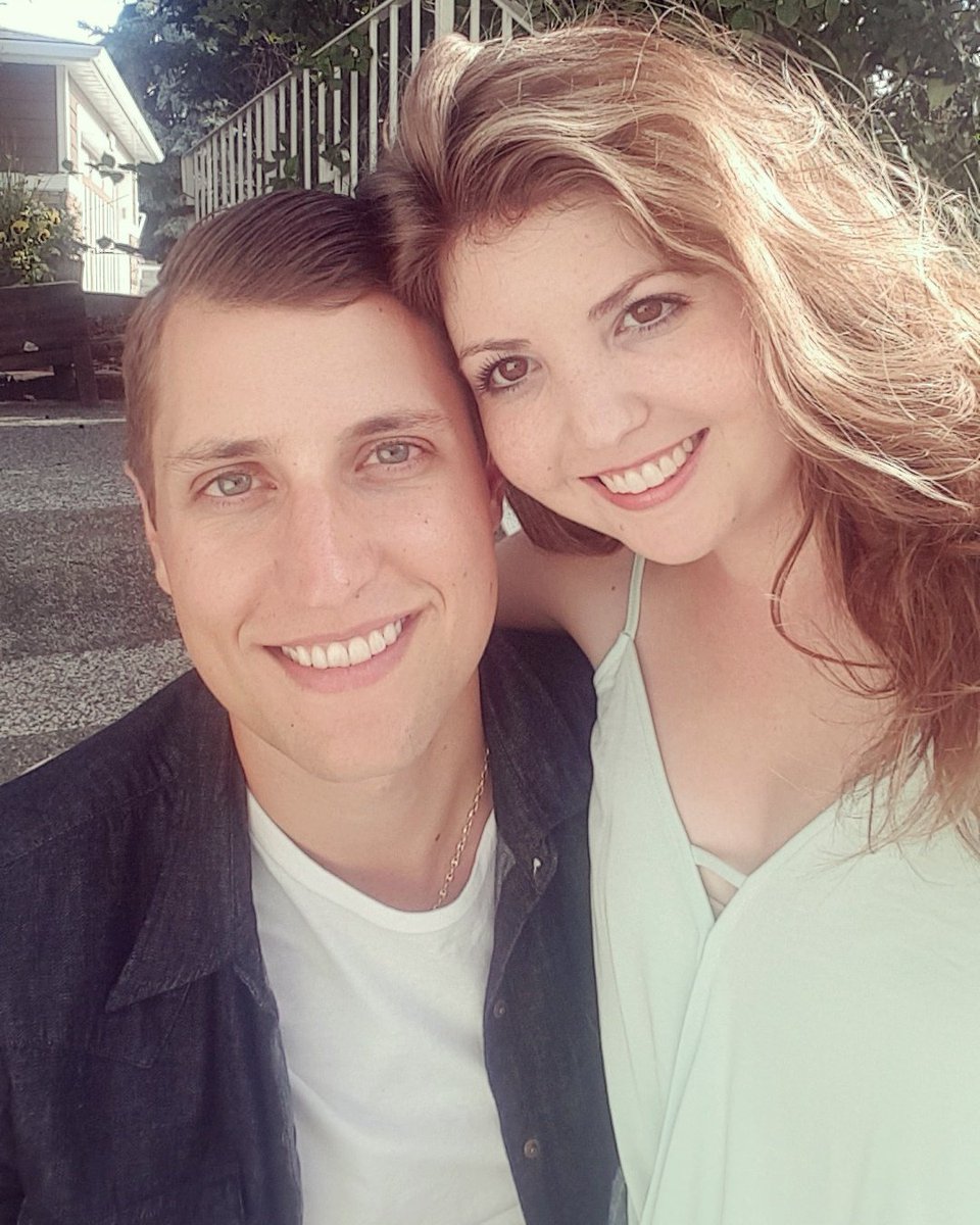 RossellaBee's tweet photo. 7 years together and now we're getting ready to start our next adventure ❤ #lovehim #worththewait #370daystillwesayIdo https://t.co/KBmt47Vojs
