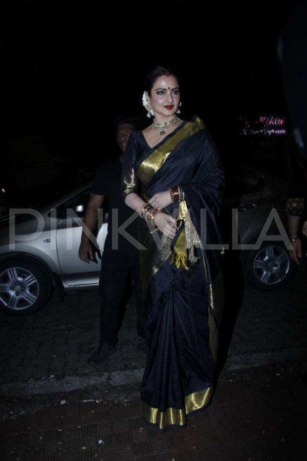 TheRekhaFanclub's tweet photo. Dazzling &amp; Killing in Black  #Rekha ji Shines all the way &amp; Looks Jaw Dropping Beautiful @jiteshpillaai bash https://t.co/3FnqJmgerv