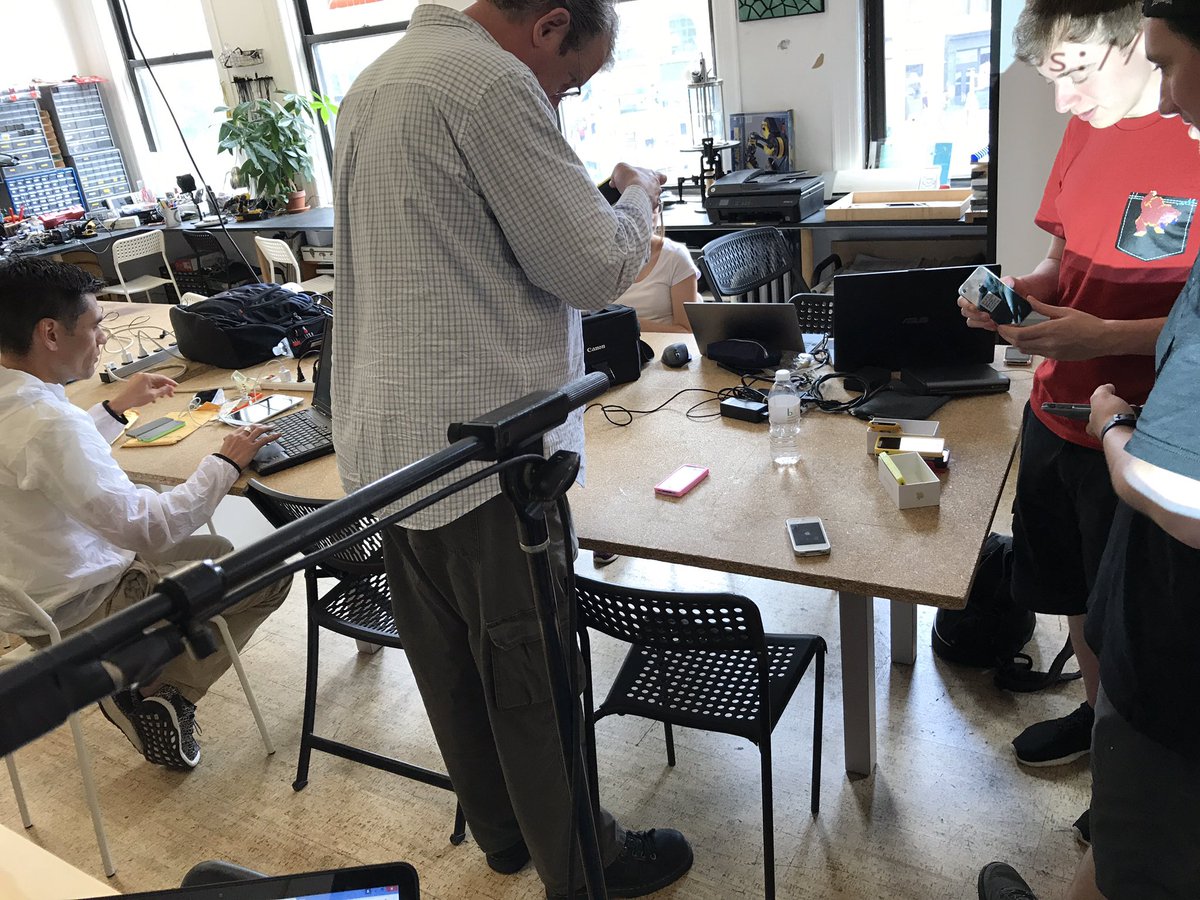 JailbreakEvent's tweet photo. Laid back 2nd day at JailbreakersUnite https://t.co/dWASAiDHom