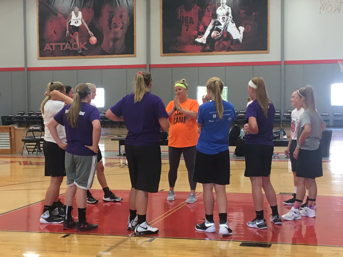 Chr_Thomson's tweet image. This is happening right now!!  The future of Bolts Girl Basketball!!@lyndshoops 
#hoops. #BaxterBolts. #LighteningStrike