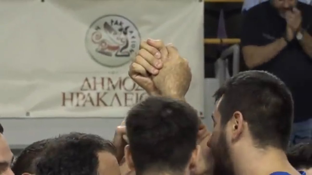 Vkikilias's tweet photo. Νάτοι οι Πρώτοι σε όλη την Ευρώπη! Μπράβο ρε Μάγκες!
Περηφάνια &amp; συγκίνηση για την  Εθνική Νέων Ανδρών! #FIBAU20Europe #hellasbc https://t.co/mSNetDV5Id