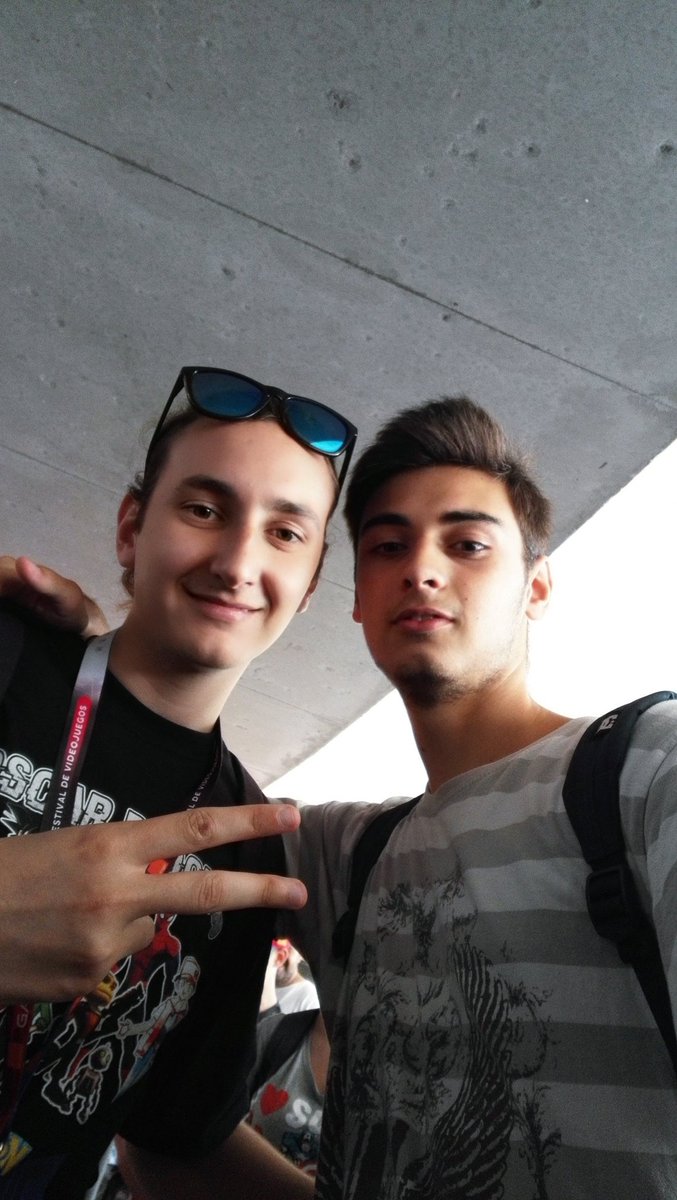 amy4reto's tweet photo. @Oscar_BrockWah  con un grande en Gamepolis! (Soy al que respondiste en YT, acabo de descargarlo😂) https://t.co/xhMB7KgW55