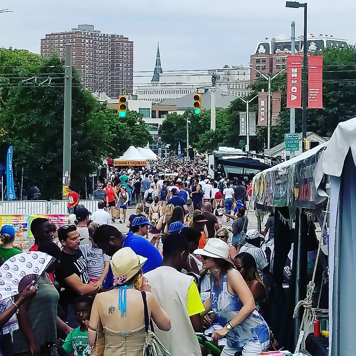 DMB7100's tweet photo. #Artscape #MyBmore Share The Love! https://t.co/adcbgDQP5Y