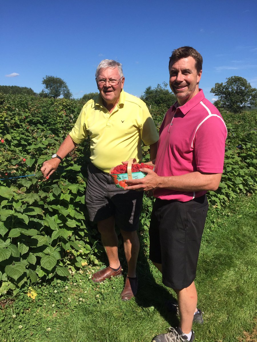 VivianGauvin's tweet image. One of our best days yet with a favorite uncle @sgauvin23 @ellie_gauvin @VeraGauvin #strawberrypicking #raspberrypicking #icecream