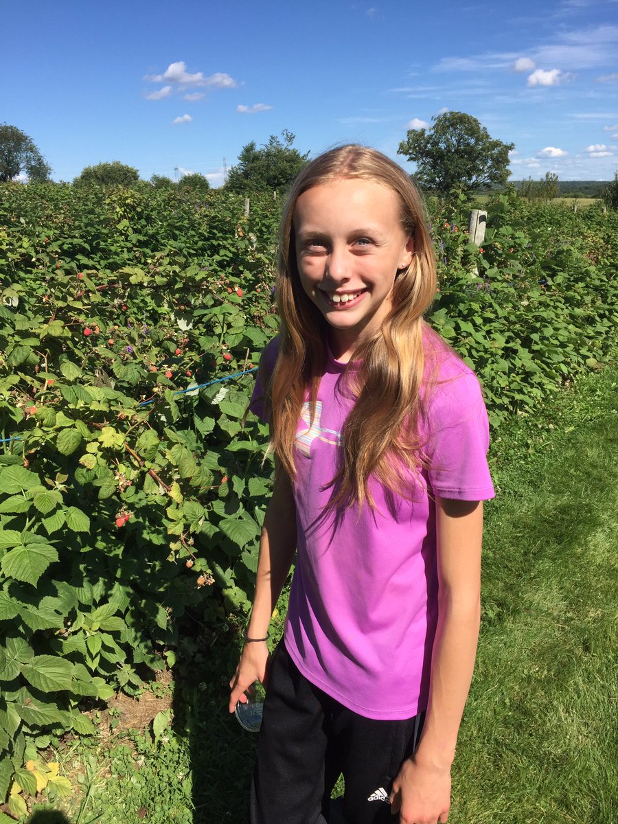 VivianGauvin's tweet image. One of our best days yet with a favorite uncle @sgauvin23 @ellie_gauvin @VeraGauvin #strawberrypicking #raspberrypicking #icecream