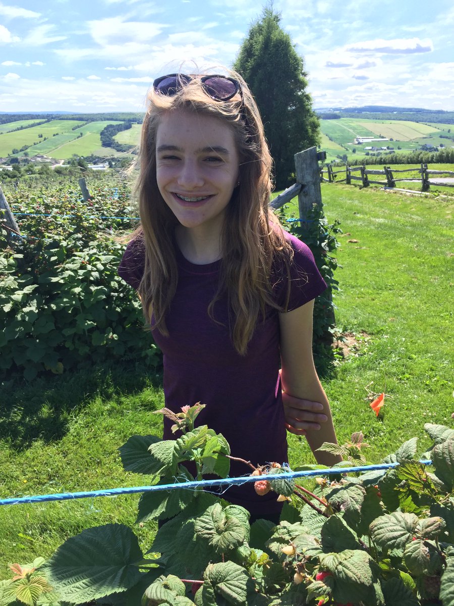 VivianGauvin's tweet image. One of our best days yet with a favorite uncle @sgauvin23 @ellie_gauvin @VeraGauvin #strawberrypicking #raspberrypicking #icecream