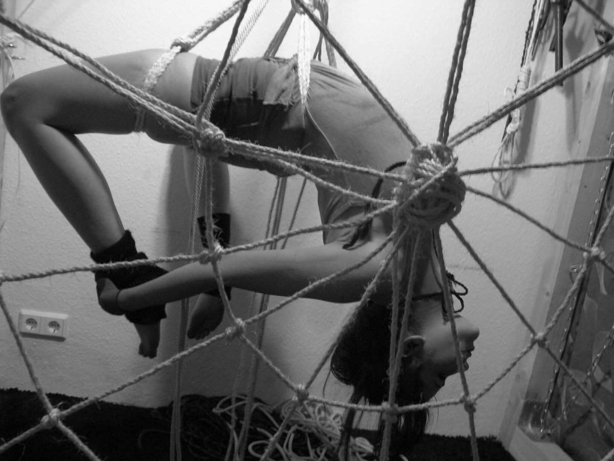 BigBadWoelfchen's tweet photo. Let mx fly... 

#ropework #rigger #bondage #shibari #kinbaku #bakushi #handofgod #bdsmlifestyle #mykinkylife #myyoga #mydojo #myfitness https://t.co/uXH6J2xoMx