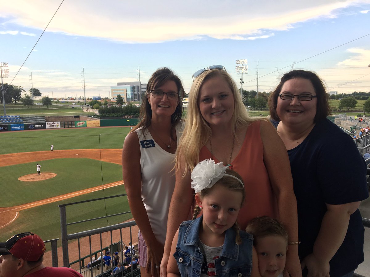 TrishaMontague1's tweet photo. #ACNW becomes friends with our neighbor!Thank you @pedersenmary4 @ArvestBank @nwanaturals #ChampionsForChildren @archildrensFred @ACHDocRob https://t.co/usdlT4aR3K