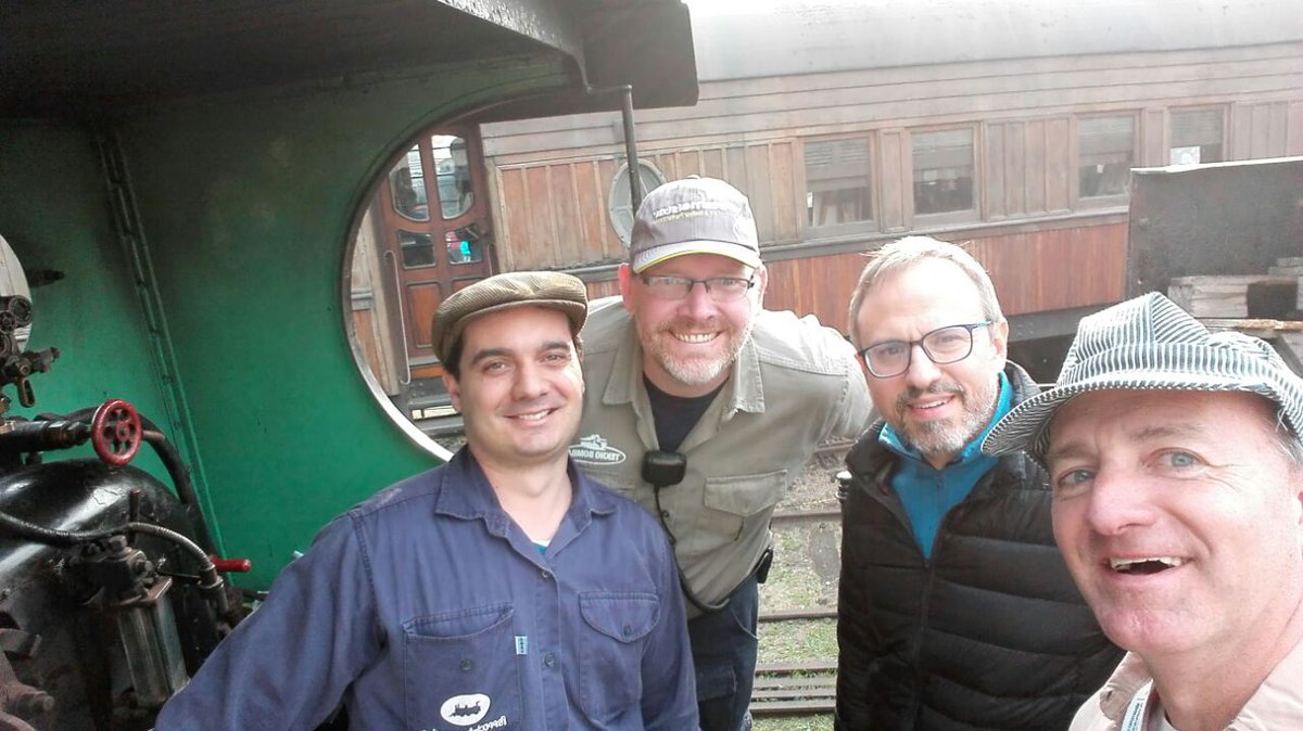 RicarTejerina's tweet photo. El Ferroclub Argentino, conserva el patrimonio ferroviario. Está en 3F. Hoy lo visitaron miles. Estuvo @dievalen. #CulturaCamina también! https://t.co/mDoISCeJgh