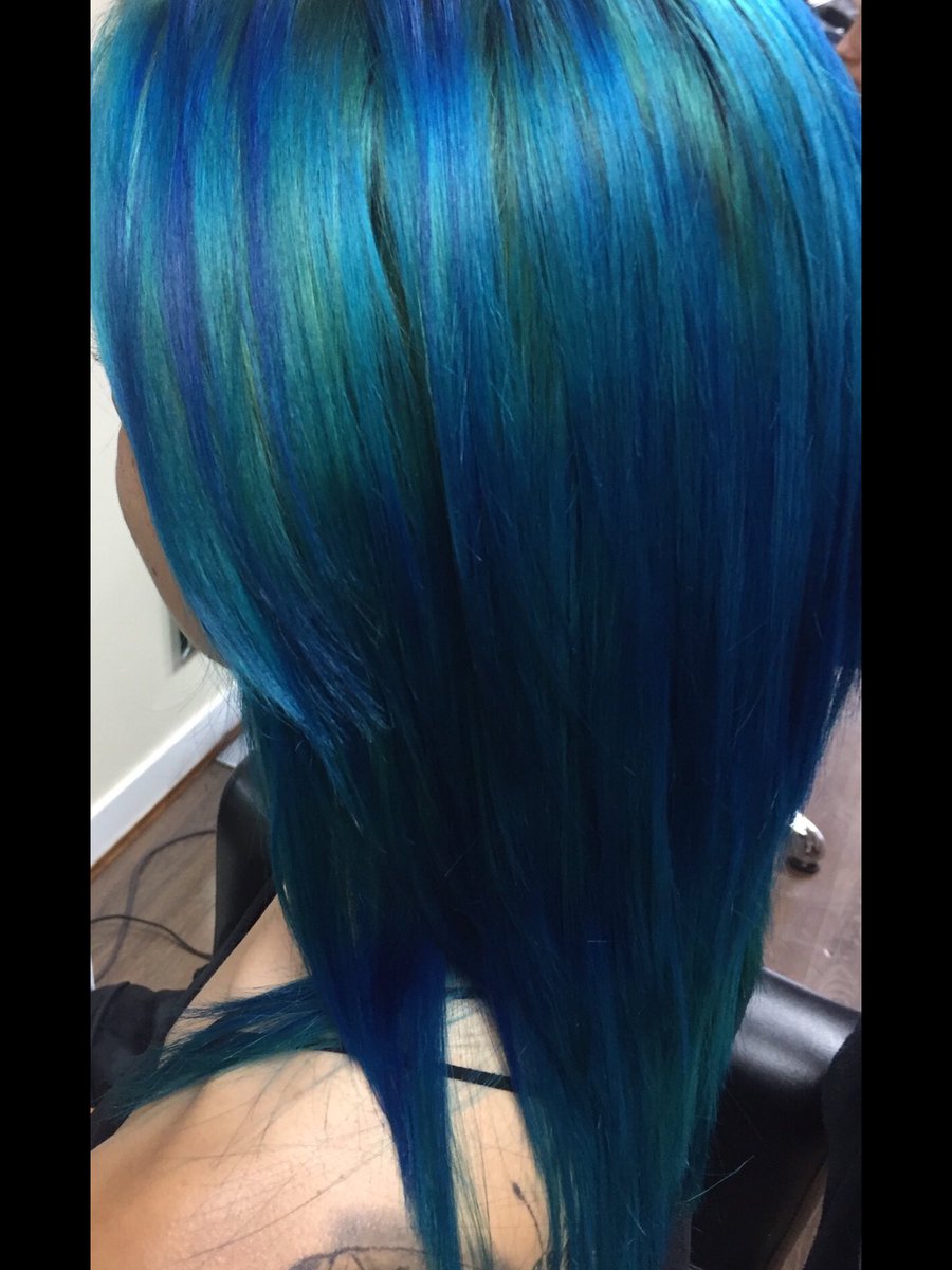 colabellahair's tweet photo. Blu/Jade water fall @Matrixhaircare @archielilac @steph_holmes11 @Blakestokes_ @kashsandhu66 @screeam4me @emjh13 @LOrealParisUK #colour sync https://t.co/wS0u16MUSV