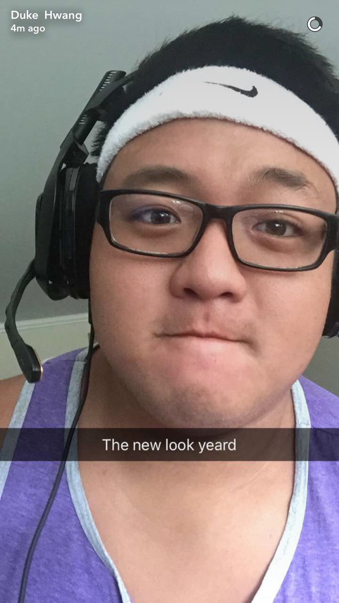CastroQB9's tweet photo. New look for my boy @Hwangkong23 ... K-Burger does not approve https://t.co/vDVOkHDXgb