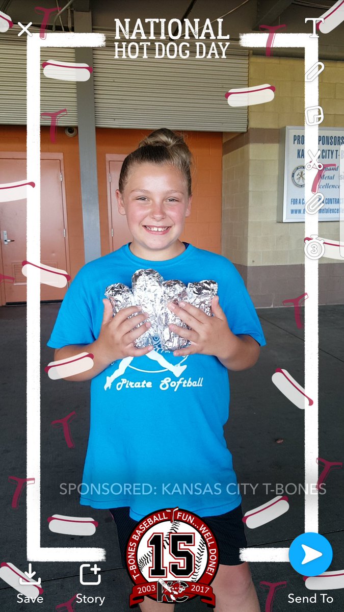 lifewithheidig's tweet photo. #NationalHotDogDay at the #kctbones game where you can have #funwelldone #Ad https://t.co/2g8tQiAkLq