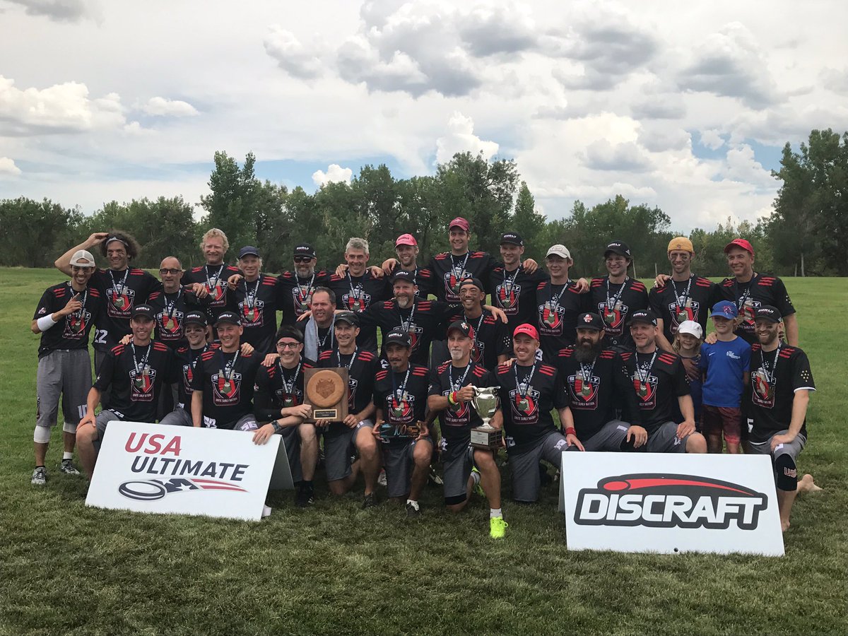 USAUltimate's tweet photo. Congrats to our #2017 #MastersNats Champions (so far)! Johnny Encore; Relics; C.O.U.G.A.R.S.; Surly! 🥇💪👏 #USAUltimate https://t.co/GUjp7HJqpu