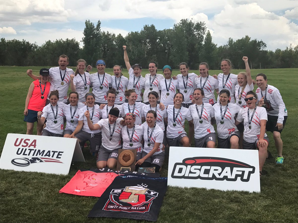 USAUltimate's tweet photo. Congrats to our #2017 #MastersNats Champions (so far)! Johnny Encore; Relics; C.O.U.G.A.R.S.; Surly! 🥇💪👏 #USAUltimate https://t.co/GUjp7HJqpu