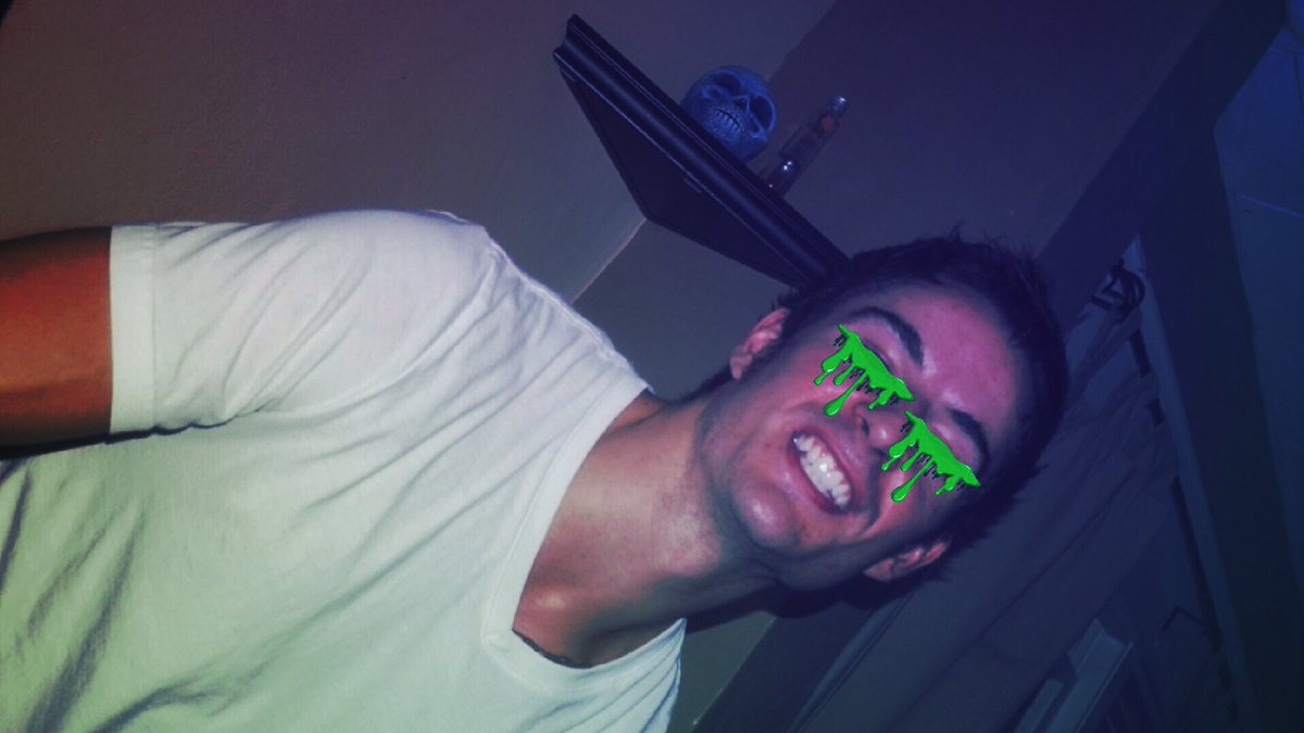 TwoStoriesUP tweet picture