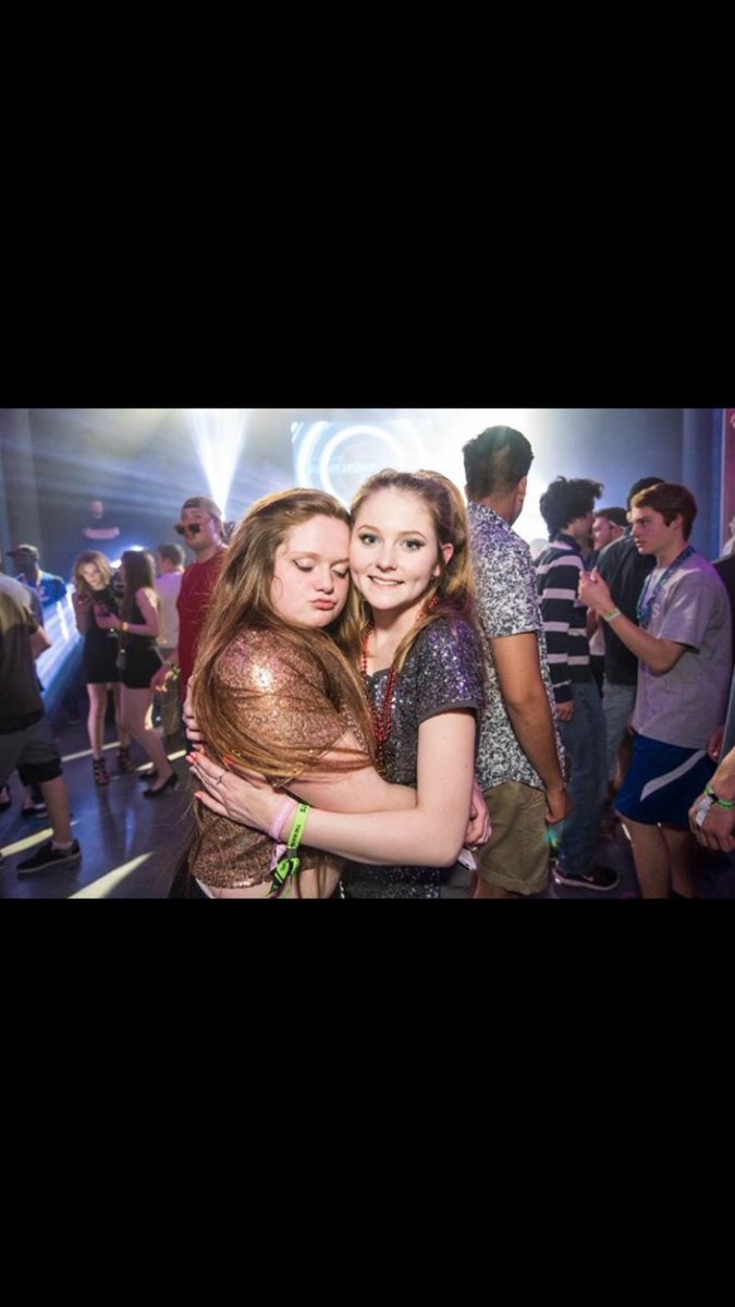 CandiceLamouri's tweet photo. @worldsbestginge Happy birthday Emily!! 🎉🎊🎁 love you em ❤ https://t.co/56QuxvBHtO