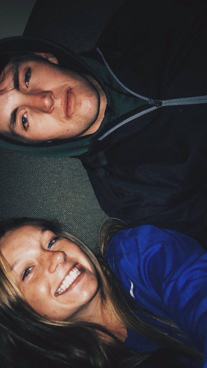LookItsMeLexiD's tweet photo. Happy bday homie🎉☀️ glad I've spent summer makin memories with ya!! https://t.co/GFPsq0SU4O