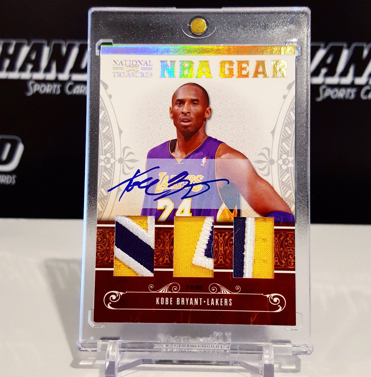 FireHandCards's tweet image. Insane hit 👇👇 #kobebryant @PaniniAmerica #nationaltreasures #triplepatch #patchauto #lakers #goat #mamba #thehobby #whodoyoucollect #BOOM