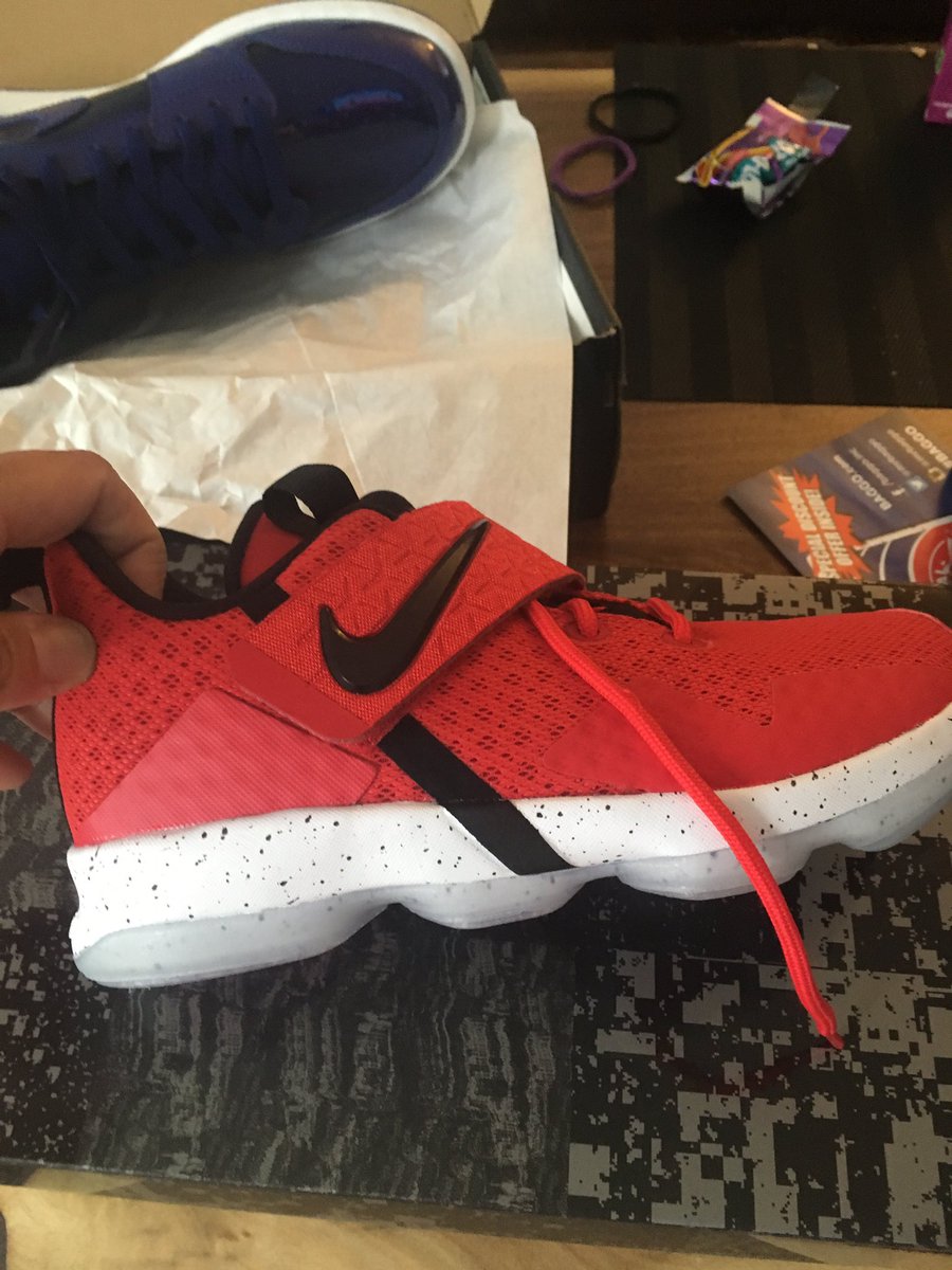 hbailey54's tweet photo. Picked up some of these beauties for my 6 yr old hoop star @KingJames #6yroldLeBron https://t.co/Y7wcHTsx1K
