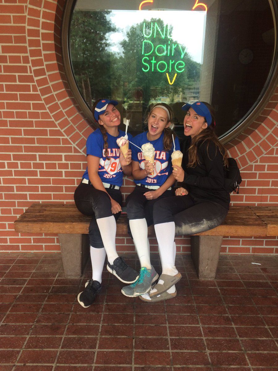 _sydneyfogarty's tweet photo. happy bday carinacovington!! hope you find time to watch HP but stay away from squirrels and those basilisks! can't wait for the next #whcw https://t.co/Uq8SxPVAEM